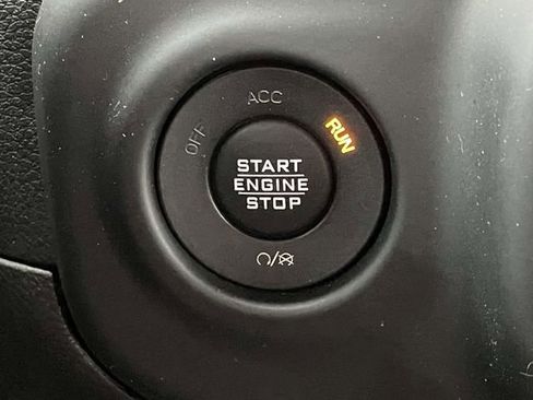 Used 2018 Jeep Wrangler Unlimited Sahara AWD/4WD image 23