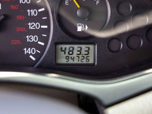 Used 2004 Ford Focus SE FWD image 38