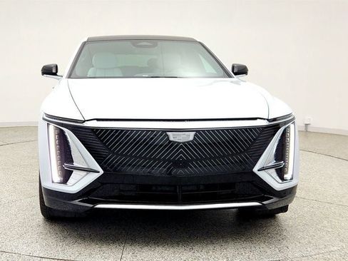 Used 2026 Cadillac Lyriq Luxury AWD/4WD image 2