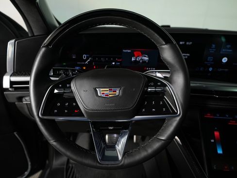 Used 2025 Cadillac Escalade V AWD/4WD image 16