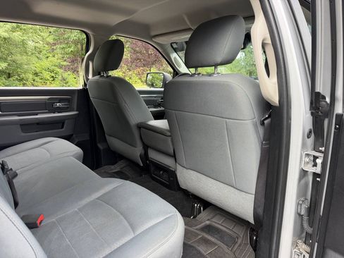 Used 2016 RAM 1500 Classic SLT AWD/4WD image 29
