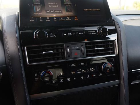 Used 2024 INFINITI QX80 Sensory AWD/4WD image 24