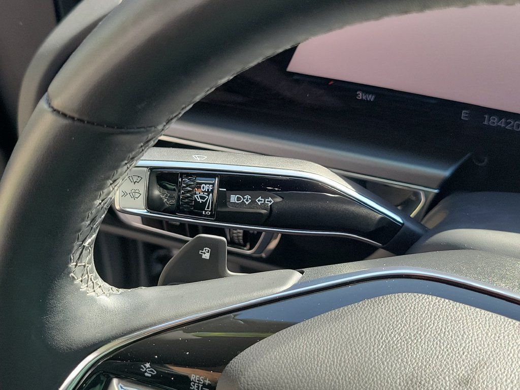 Used 2024 Cadillac Lyriq Tech RWD image 30