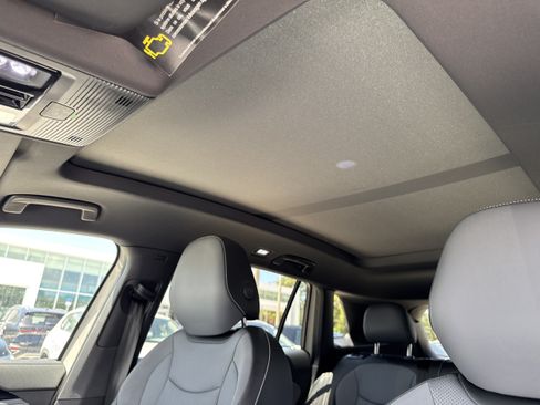 New 2026 Volkswagen Tiguan SE R-Line FWD image 23