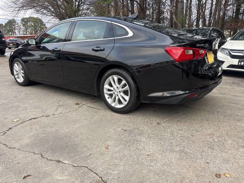 Used 2017 Chevrolet Malibu LT image 8