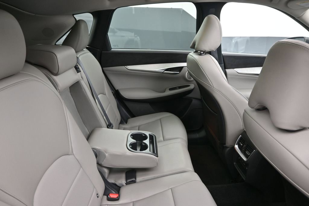 Used 2024 INFINITI QX50 Sensory AWD/4WD image 12