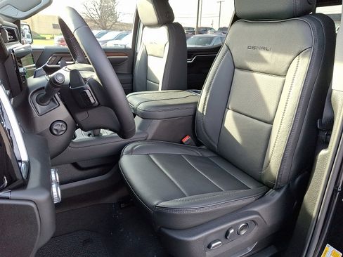 New 2026 GMC Sierra 1500 Denali w/ Technology Package image 6