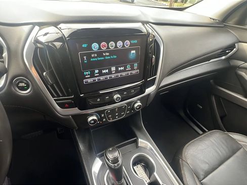 Used 2019 Chevrolet Traverse LT w/ LT Premium Package image 23