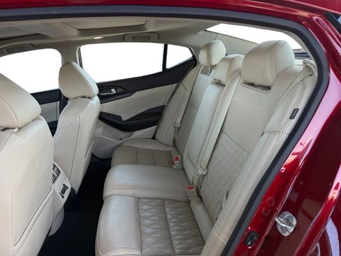 Used 2023 Nissan Maxima Platinum w/ Sport Mat Group FWD image 11