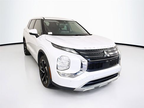 Used 2023 Mitsubishi Outlander SE FWD image 30