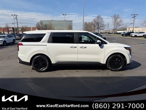 New 2026 Kia Carnival LX FWD image 5