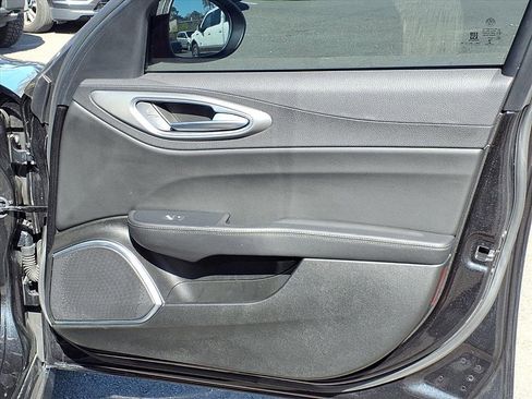 Used 2023 Alfa Romeo Giulia Veloce image 12