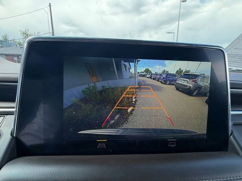 Used 2024 Chevrolet Suburban LT AWD/4WD image 40