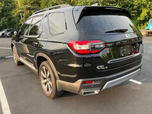Used 2023 Honda Pilot Elite image 9