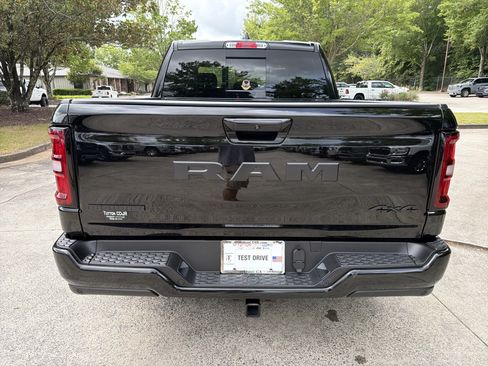 Used 2025 RAM 1500 Big Horn AWD/4WD image 13