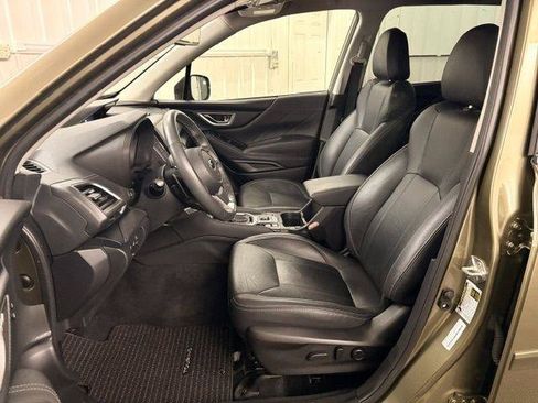 Used 2022 Subaru Forester Touring AWD/4WD image 5