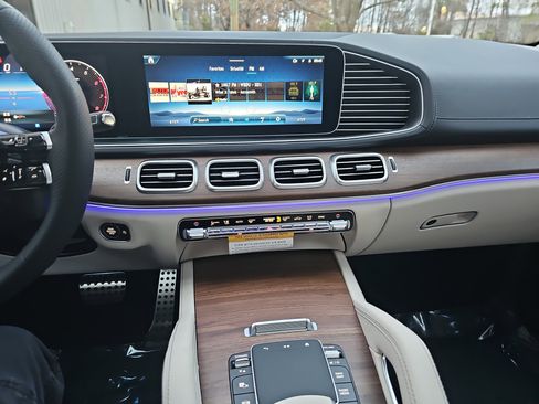 New 2026 Mercedes-Benz GLS 450 4MATIC image 22
