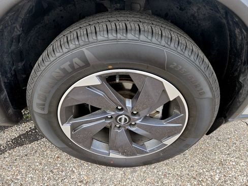 Used 2024 Nissan Rogue SV FWD image 35