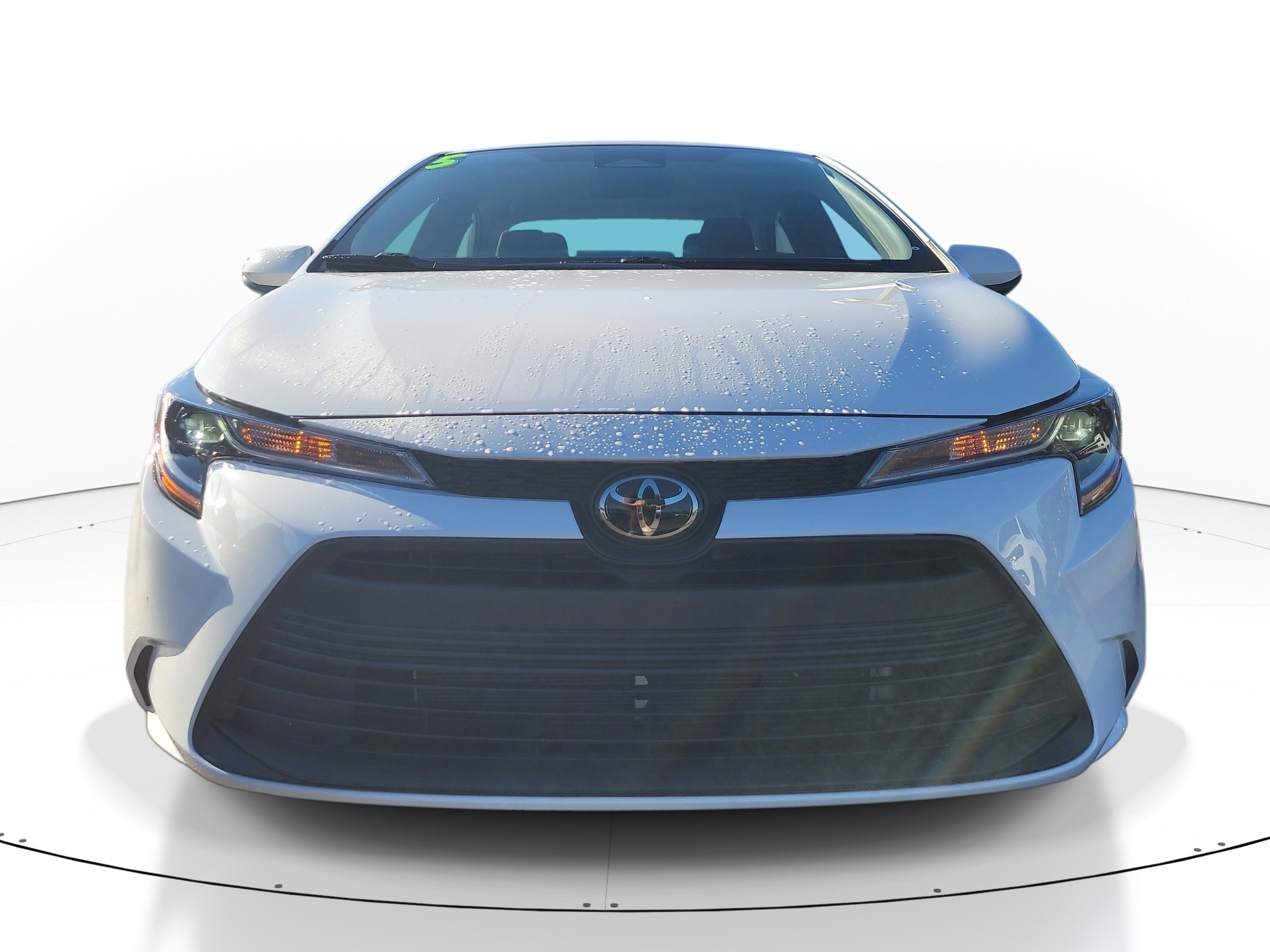 Used 2025 Toyota Corolla LE FWD image 2