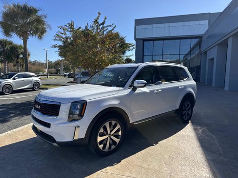Used 2022 Kia Telluride EX w/ EX Premium Package image 7