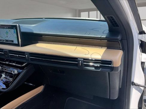 Used 2022 Lincoln Corsair Reserve w/ Elements Package FWD image 23