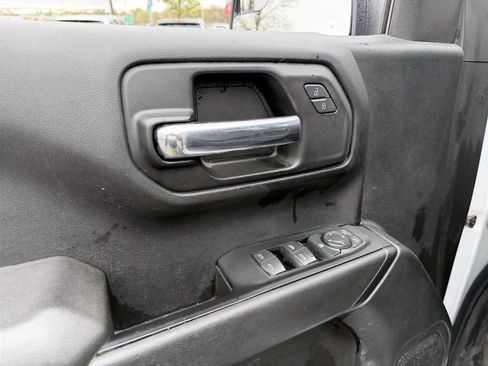 Used 2022 Chevrolet Silverado 1500 Custom w/ Rally Edition AWD/4WD image 16