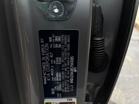 Used 2025 Kia Soul LX w/ LX Technology Package image 32