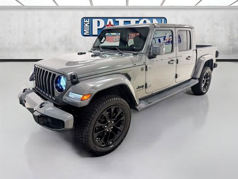 Used 2023 Jeep Gladiator Overland AWD/4WD image 3