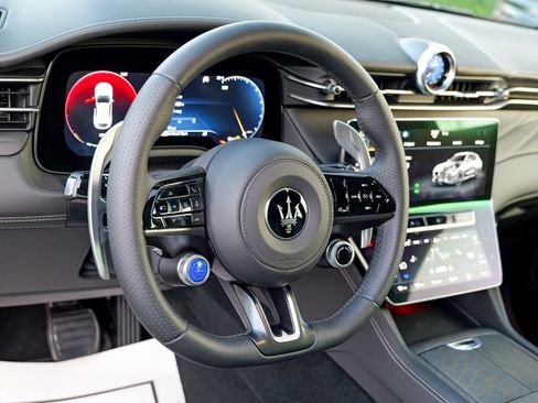 Used 2025 Maserati Grecale GT AWD/4WD image 21