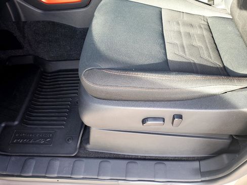 Used 2022 Nissan Frontier PRO-4X image 9