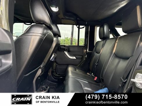Used 2015 Jeep Wrangler Unlimited Rubicon AWD/4WD image 19