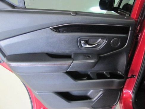 Certified 2023 Honda Pilot TrailSport image 13