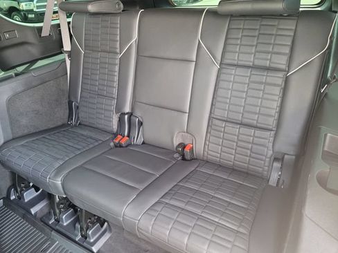 Used 2025 Cadillac Escalade ESV Premium Luxury Platinum w/ LPO, Floor Liner Package AWD/4WD image 27