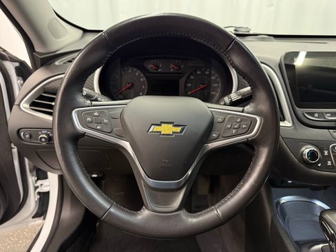 Used 2022 Chevrolet Malibu LT w/ Sport Edition FWD image 12