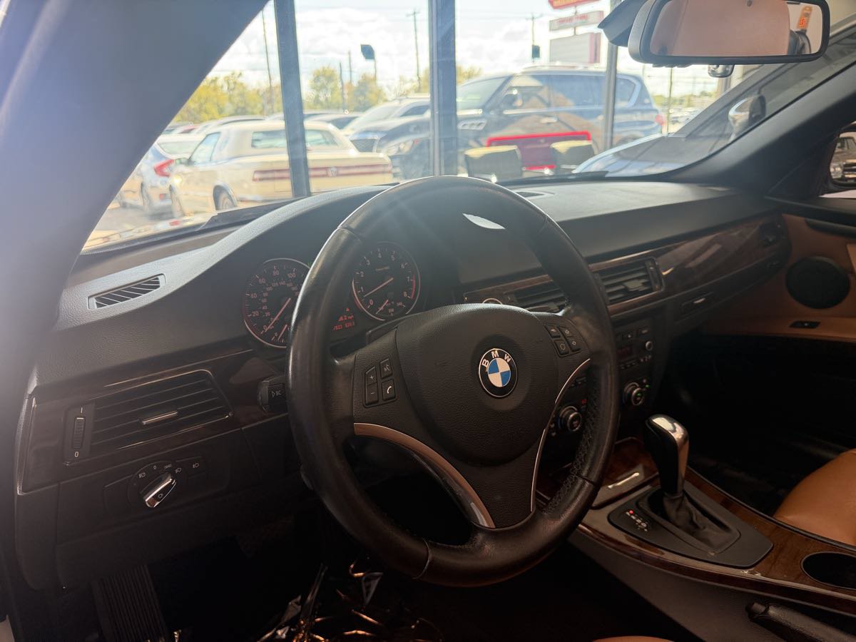 Used 2013 BMW 328i Convertible RWD image 18