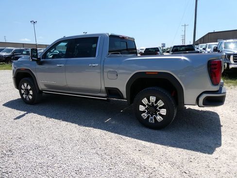 New 2026 GMC Sierra 2500 Denali w/ Denali Reserve Package AWD/4WD image 9