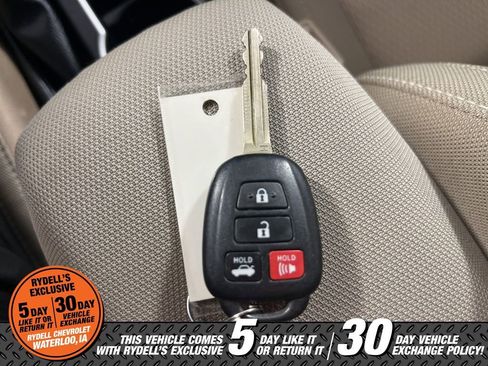 Used 2014 Toyota Corolla LE FWD image 36