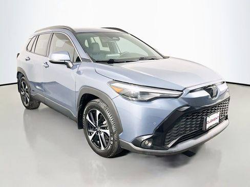 Used 2024 Toyota Corolla Cross AWD Hybrid w/ Convenience Package image 4
