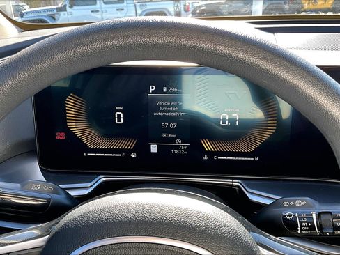 Used 2024 Kia Sorento LX image 21