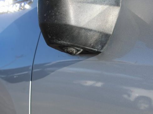 Used 2022 Chevrolet Silverado 2500 High Country w/ Safety Package II image 17