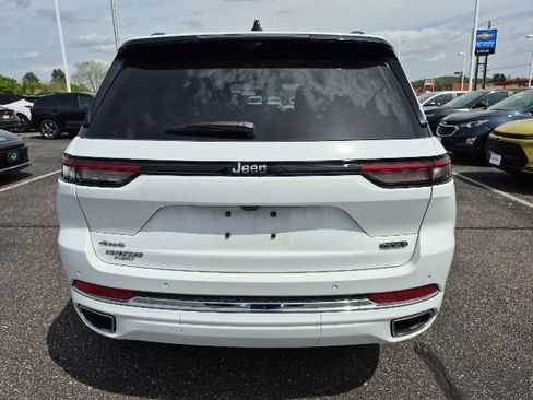 Used 2023 Jeep Grand Cherokee Overland w/ Luxury Tech Group IV AWD/4WD image 8