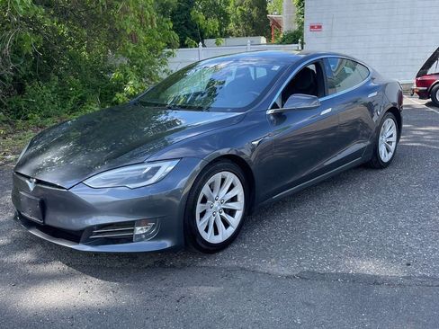 Used 2018 Tesla Model S 75D AWD/4WD image 2