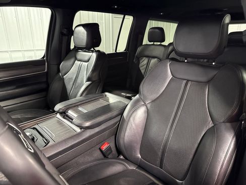 Used 2024 Jeep Wagoneer L Series II w/ Flexible Seating Group AWD/4WD image 26