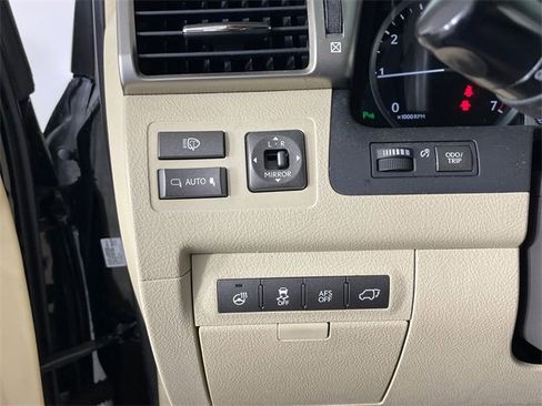 Used 2015 Lexus LX 570 4WD image 14