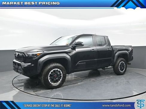Used 2024 Toyota Tacoma TRD Off-Road image 1