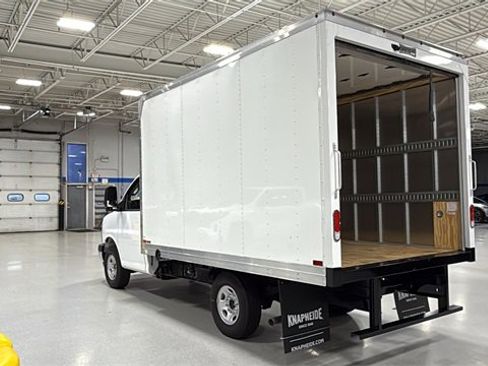 New 2025 Chevrolet Express 3500 w/ Power Convenience Package image 7