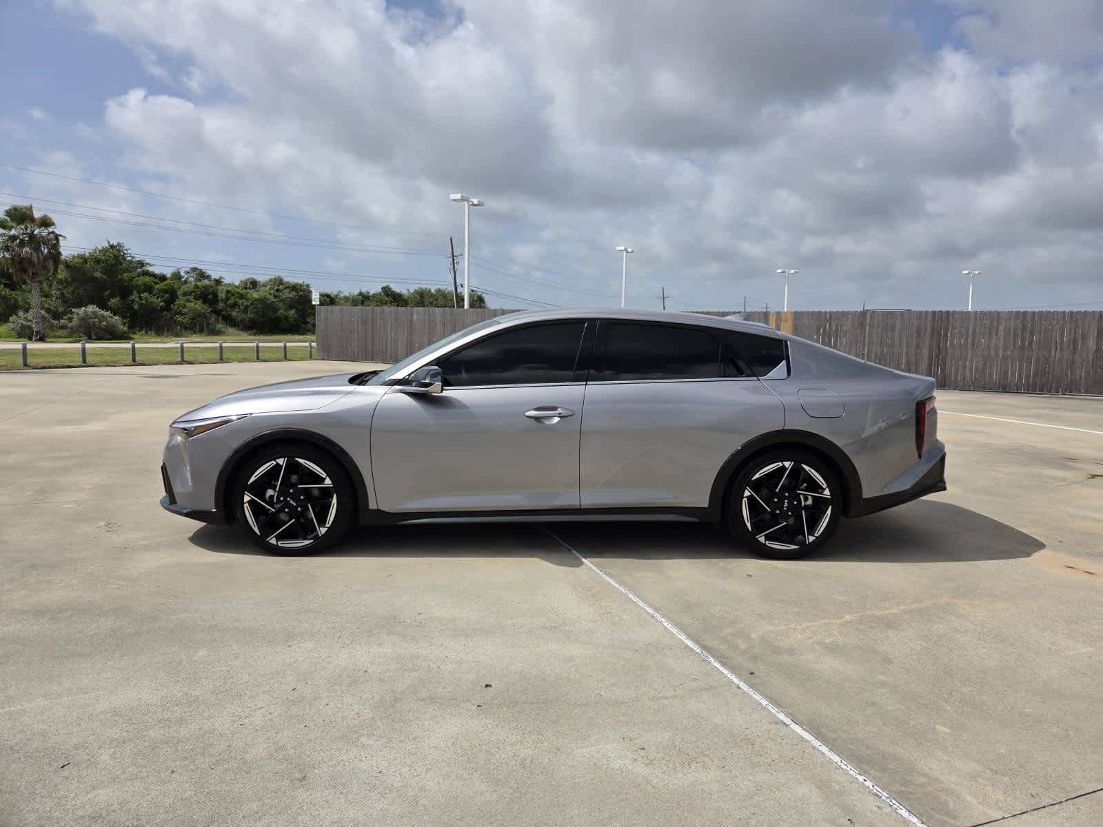 Used 2025 Kia K4 GT-Line FWD image 2