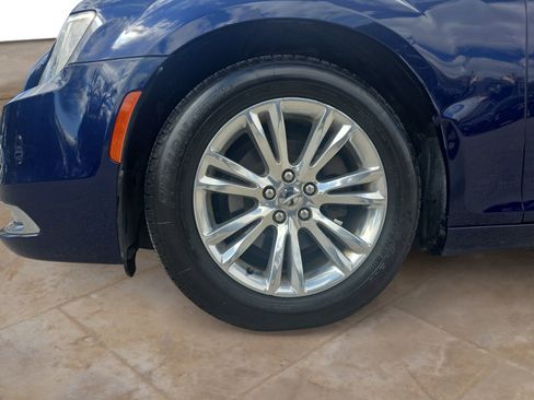 Used 2017 Chrysler 300 Limited w/ Driver Convenience Group image 26