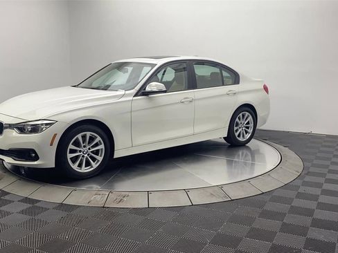 Used 2018 BMW 320i Sedan w/ Convenience Package image 13