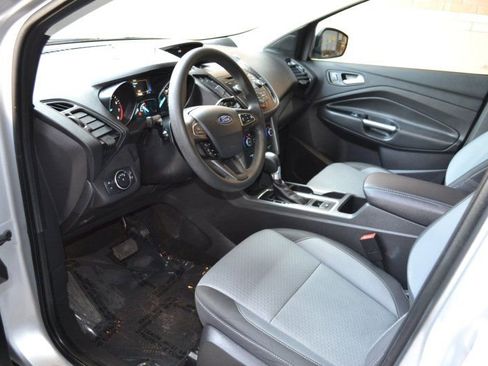 Used 2017 Ford Escape SE image 19